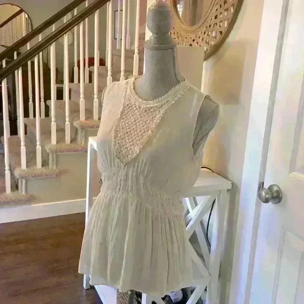 Zara basics women’s medium embroidered sleeveless top in ivory elastic waist EUC